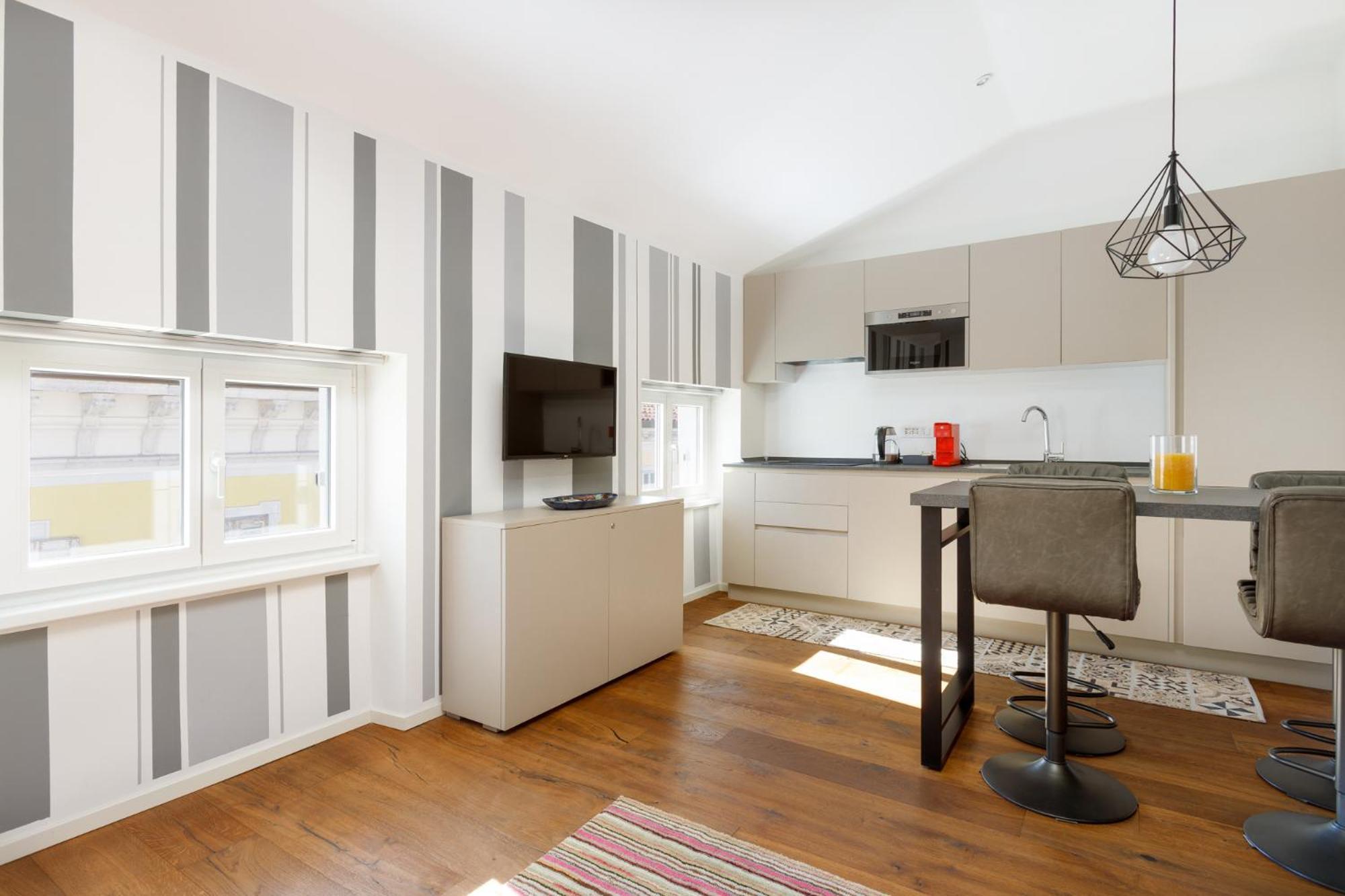 Central Trieste - Elegant City Stay Kültér fotó
