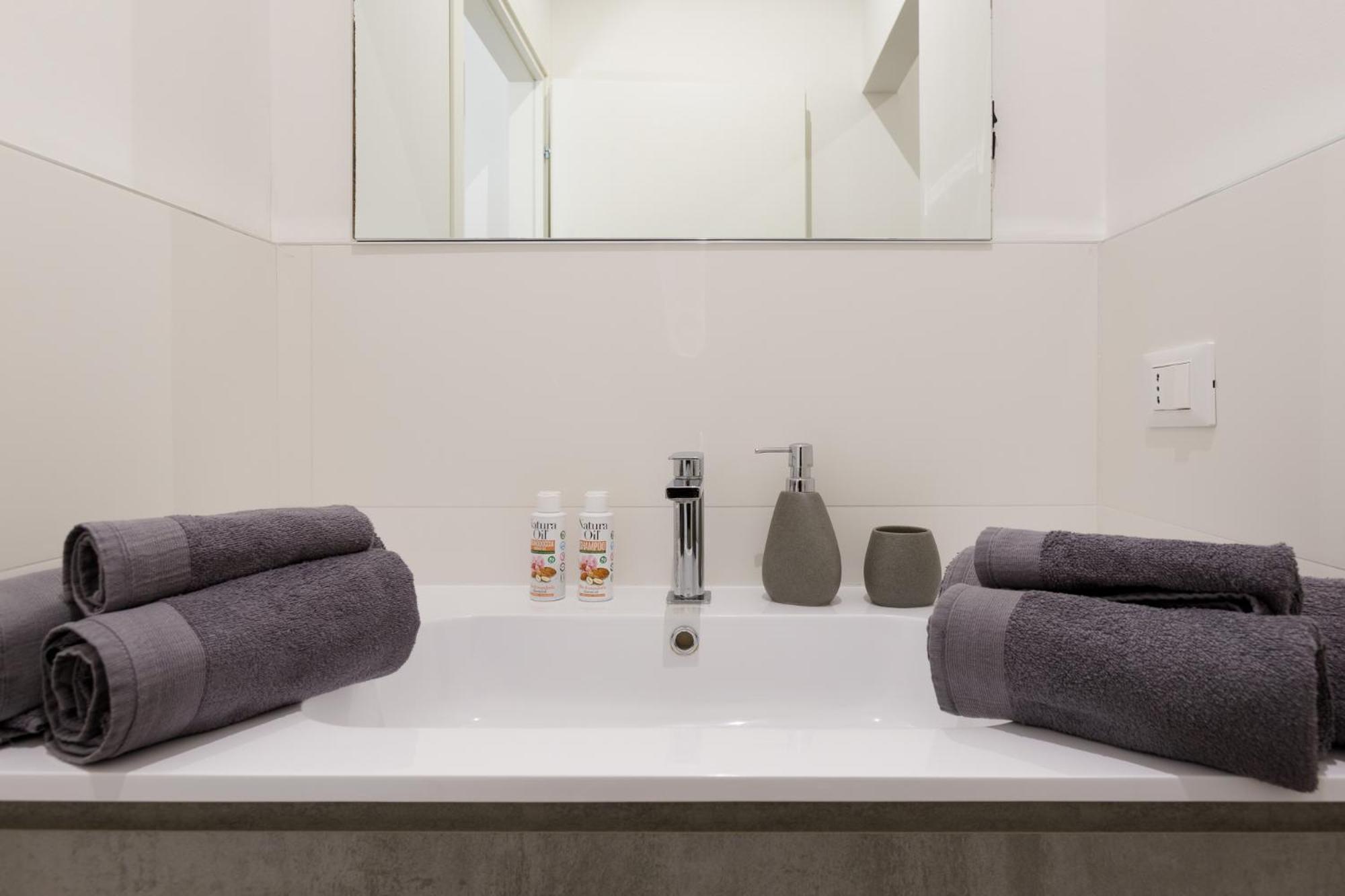 Central Trieste - Elegant City Stay Kültér fotó